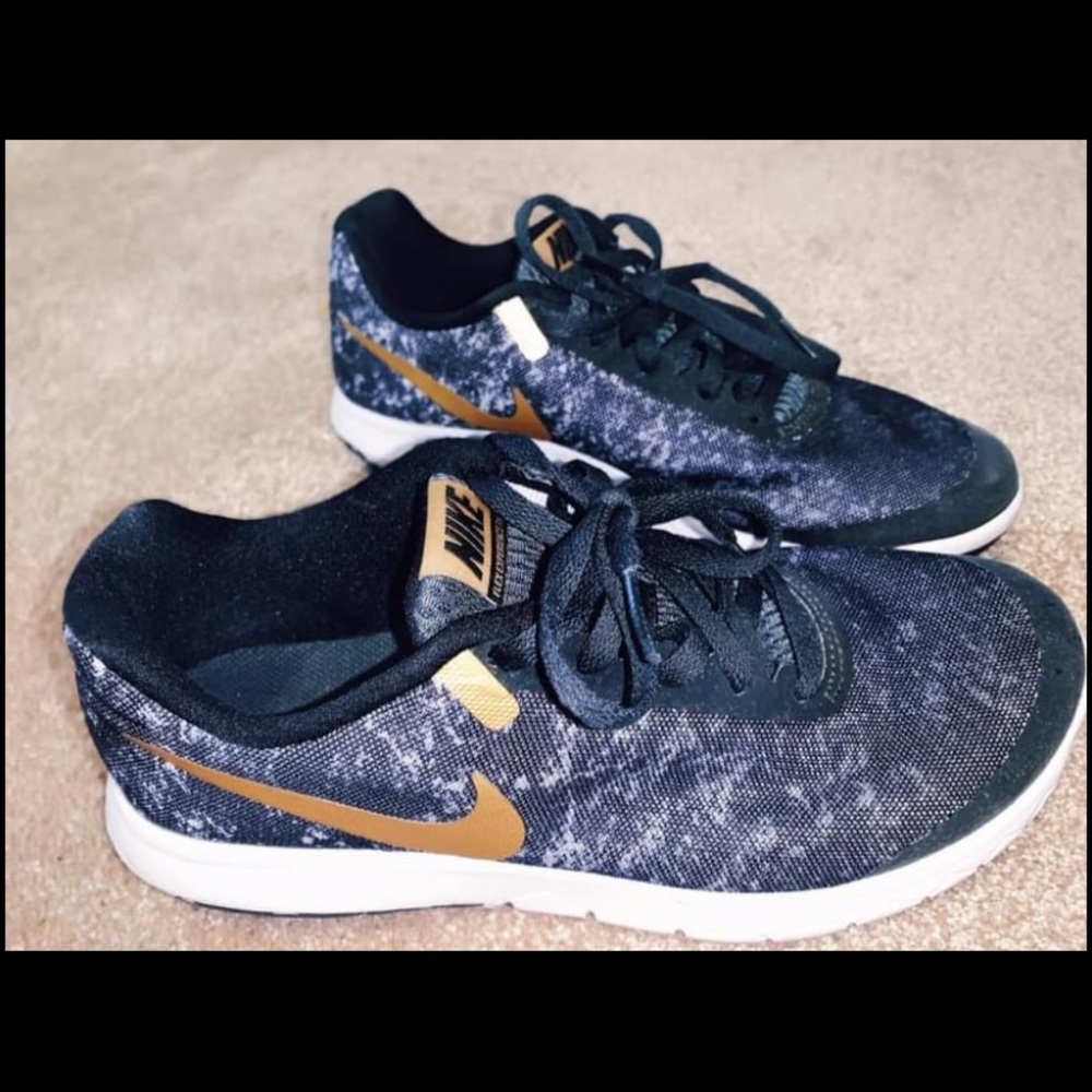 Nike shoes
